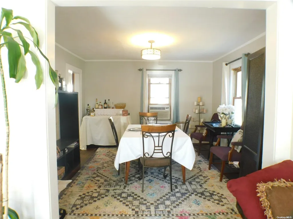 67 E Dean Street Freeport NY 11520