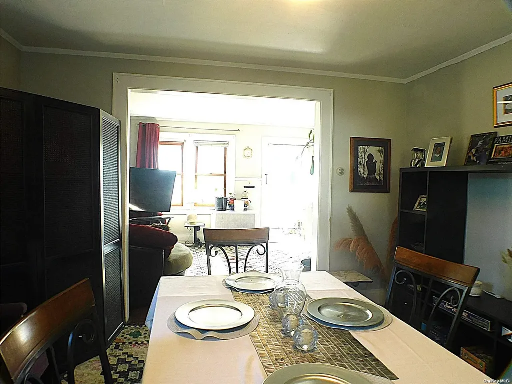 67 E Dean Street Freeport NY 11520
