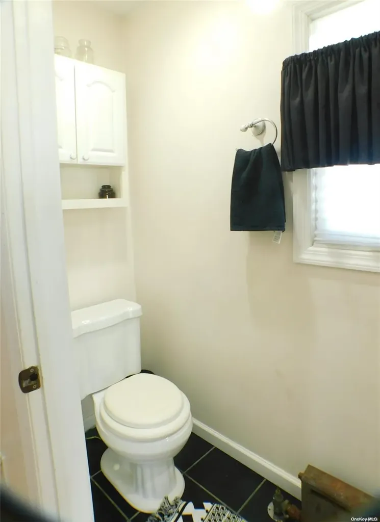 67 E Dean Street Freeport NY 11520
