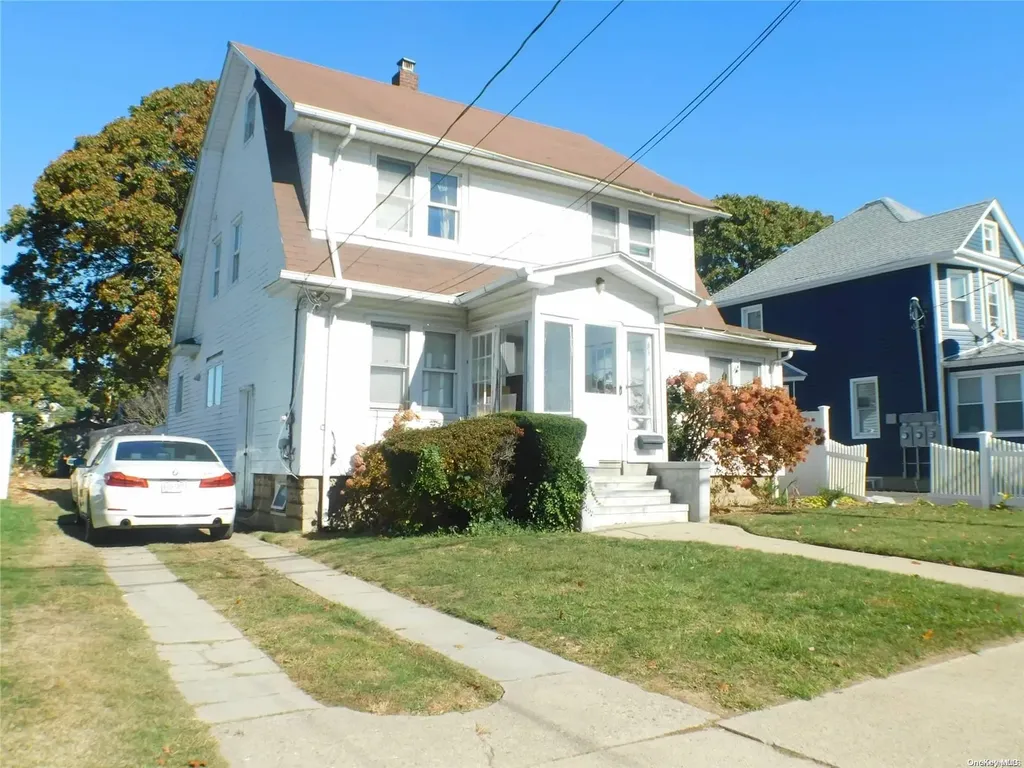 67 E Dean Street Freeport NY 11520