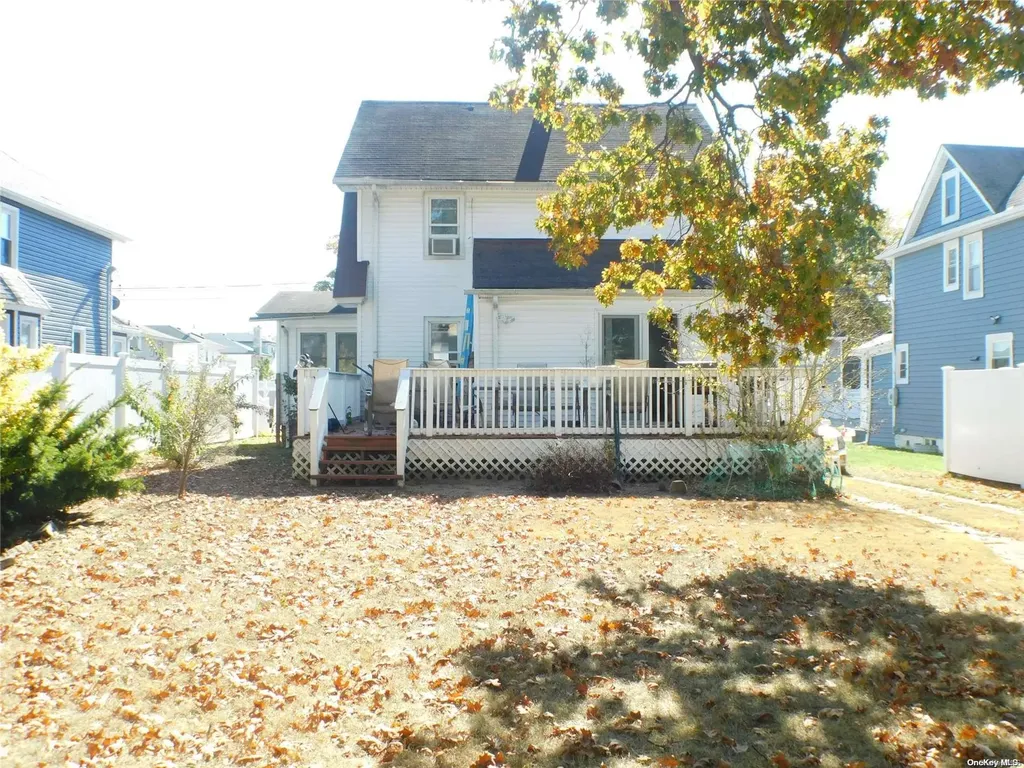 67 E Dean Street Freeport NY 11520