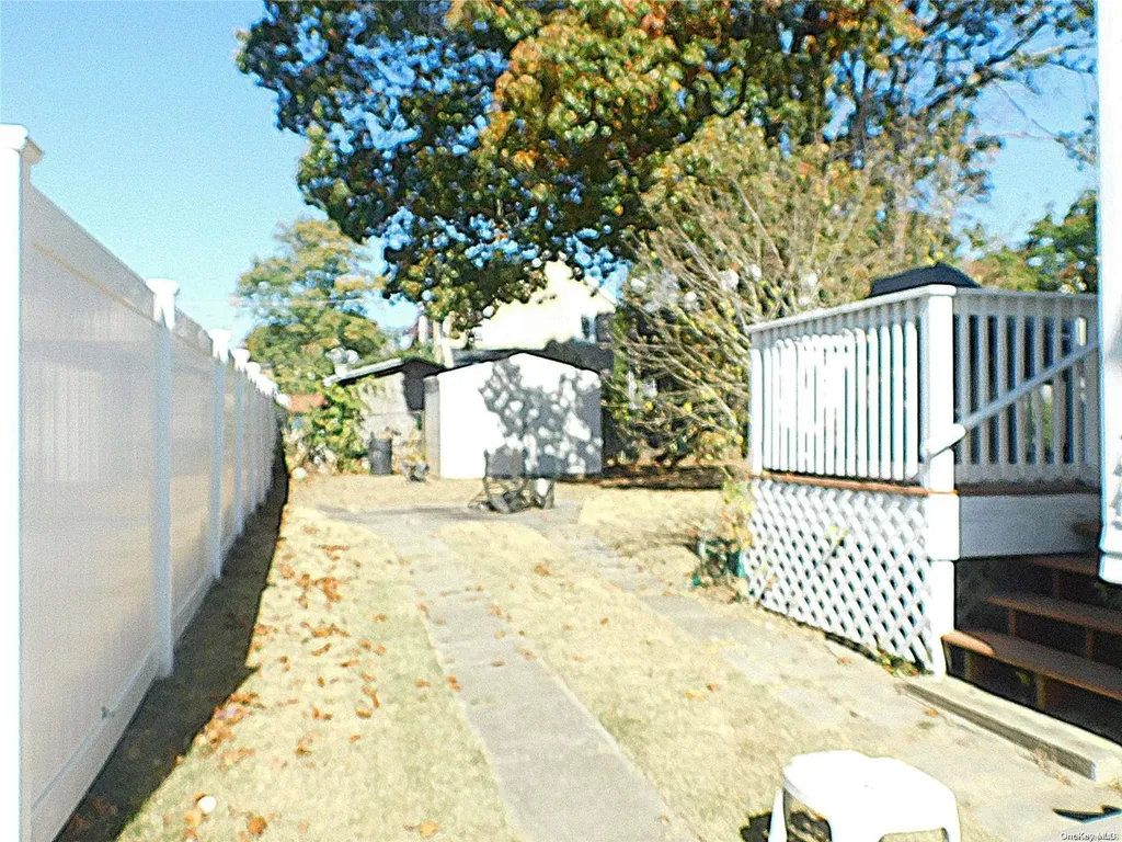 67 E Dean Street Freeport NY 11520