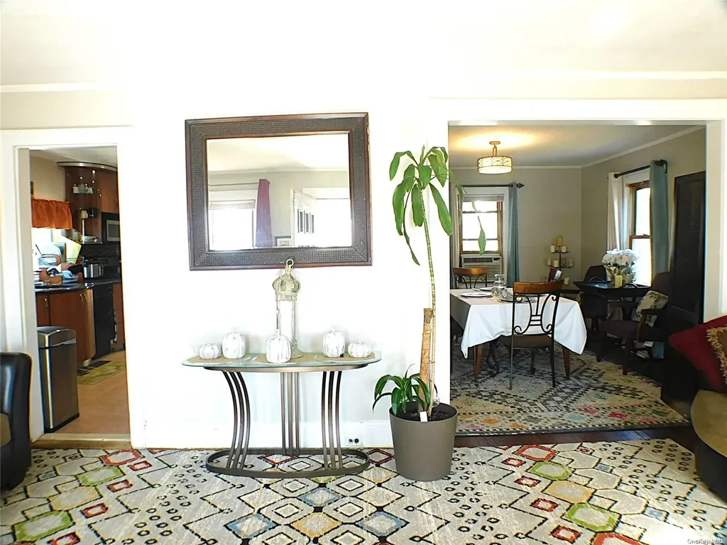 67 E Dean Street Freeport NY 11520