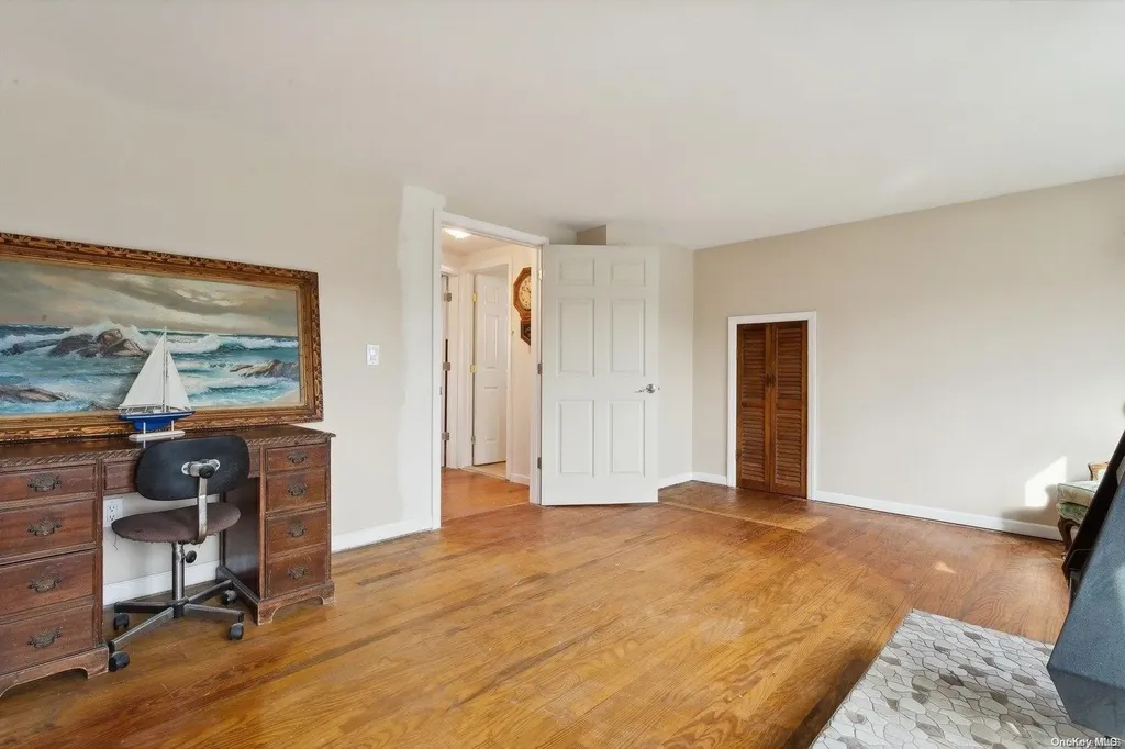 435 West Drive Copiague NY 11726