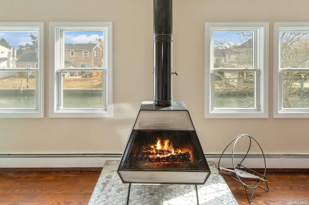 435 West Drive Copiague NY 11726