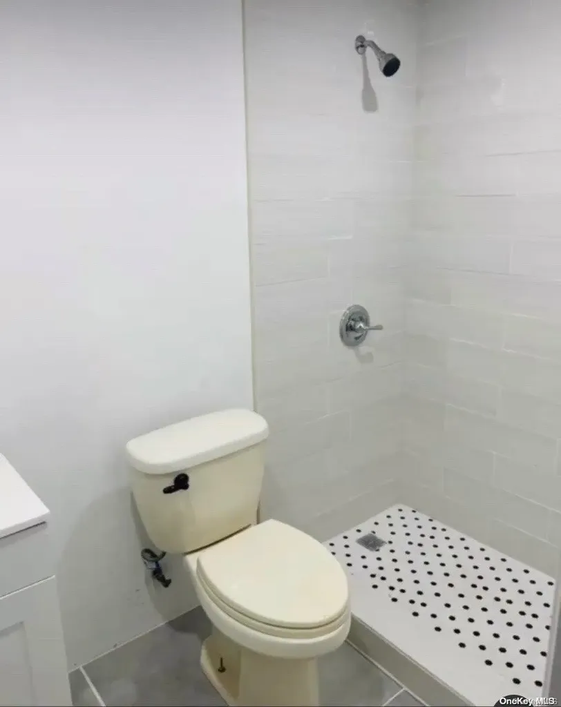 20 Carlls Path North Babylon NY 11703