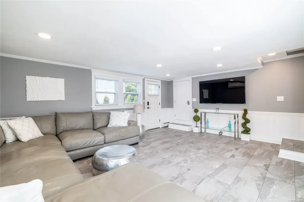 645 Hawkins Boulevard Copiague NY 11726