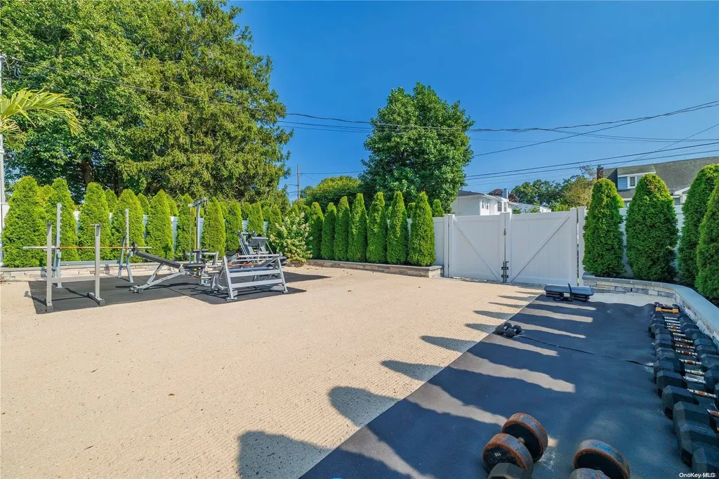 645 Hawkins Boulevard Copiague NY 11726