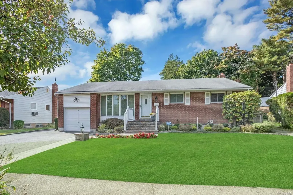 24 W Lane Drive Plainview NY 11803