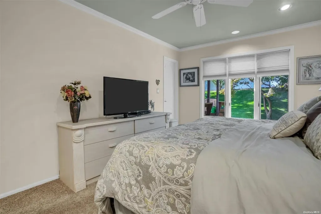 24 W Lane Drive Plainview NY 11803