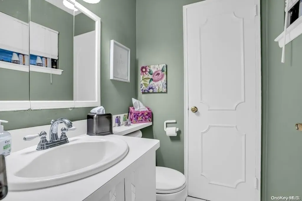 24 W Lane Drive Plainview NY 11803