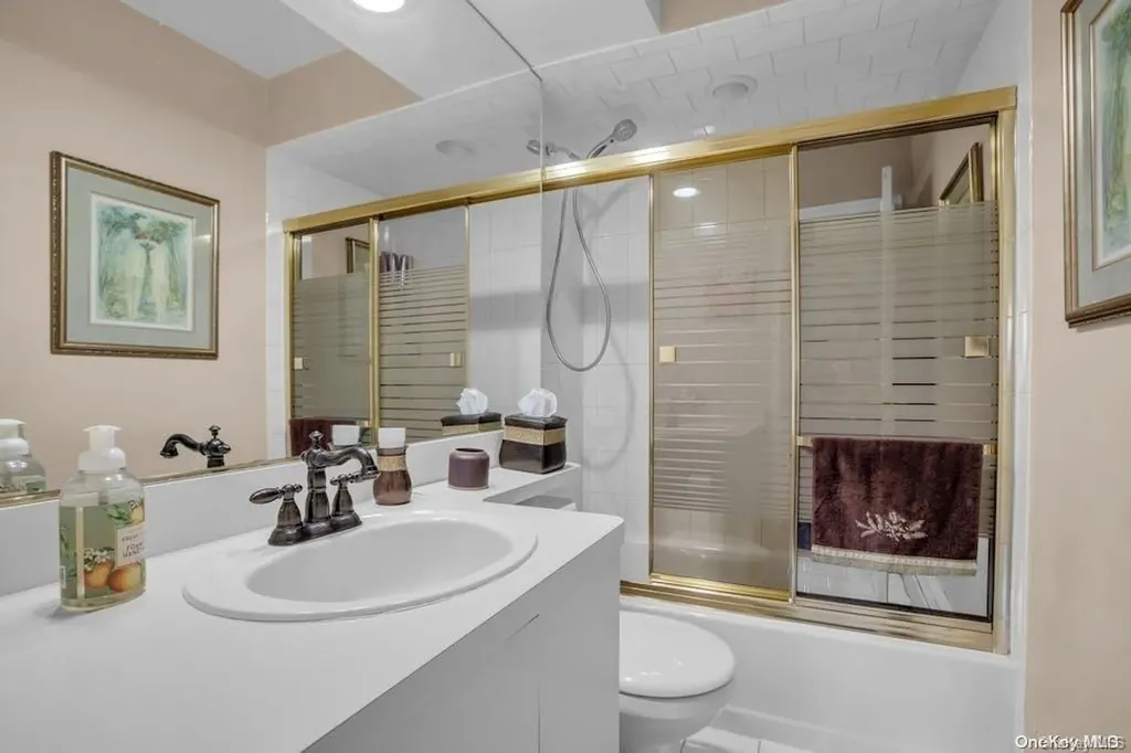 24 W Lane Drive Plainview NY 11803
