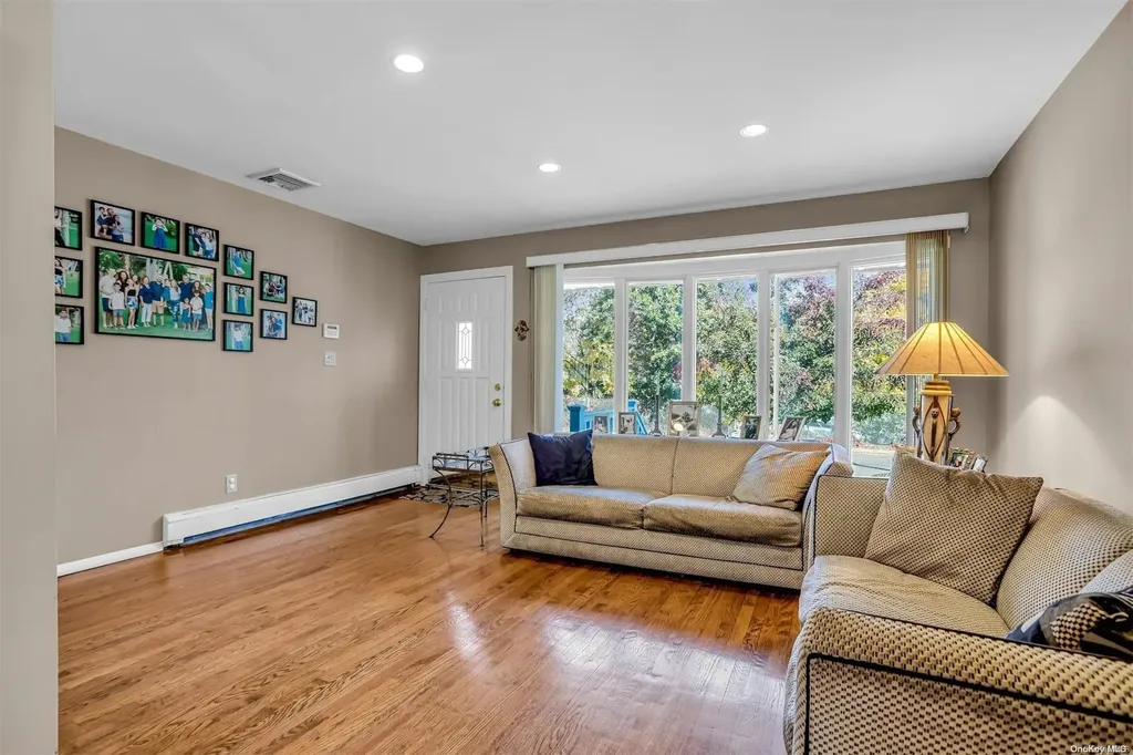 24 W Lane Drive Plainview NY 11803