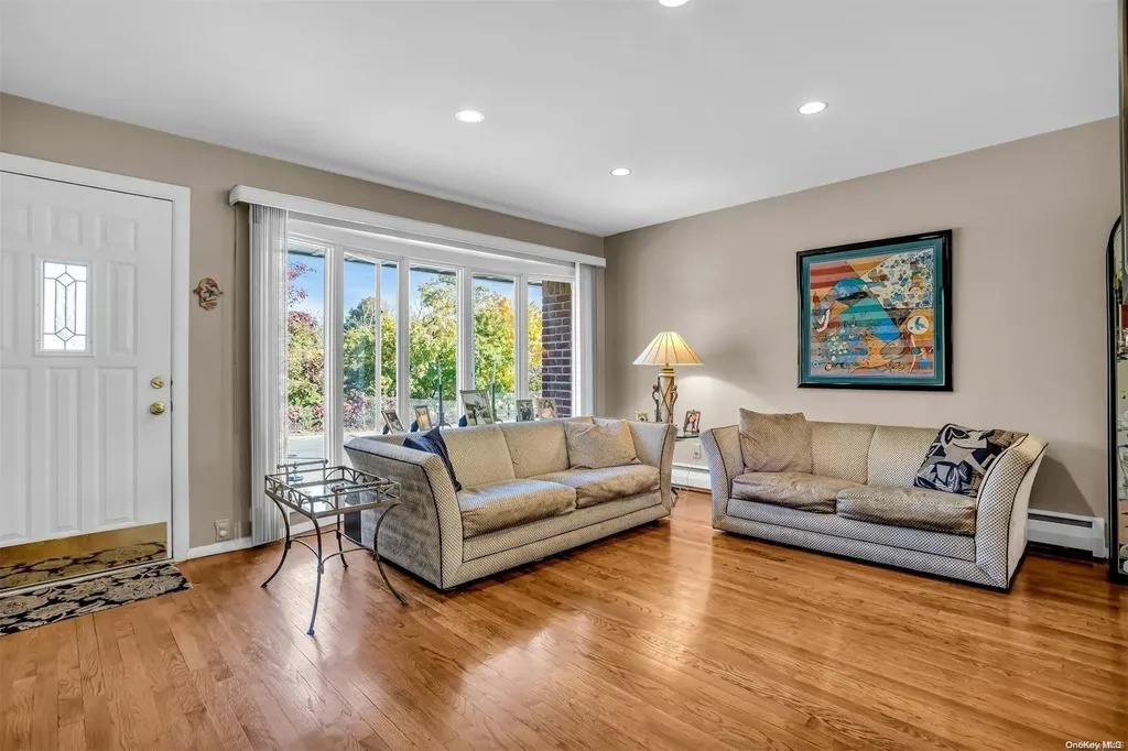 24 W Lane Drive Plainview NY 11803