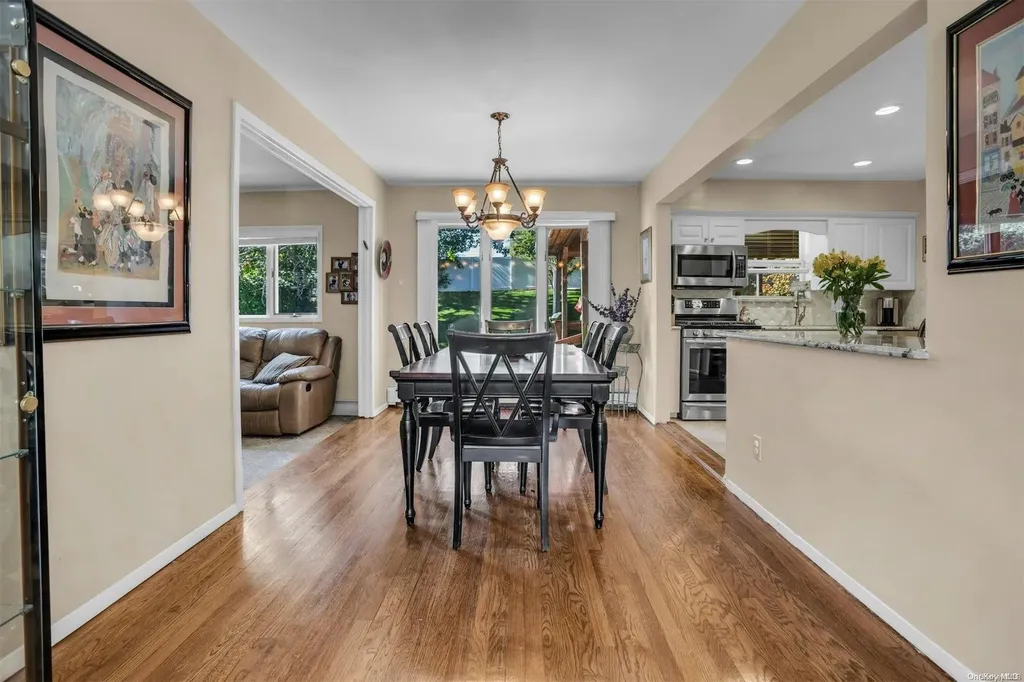 24 W Lane Drive Plainview NY 11803