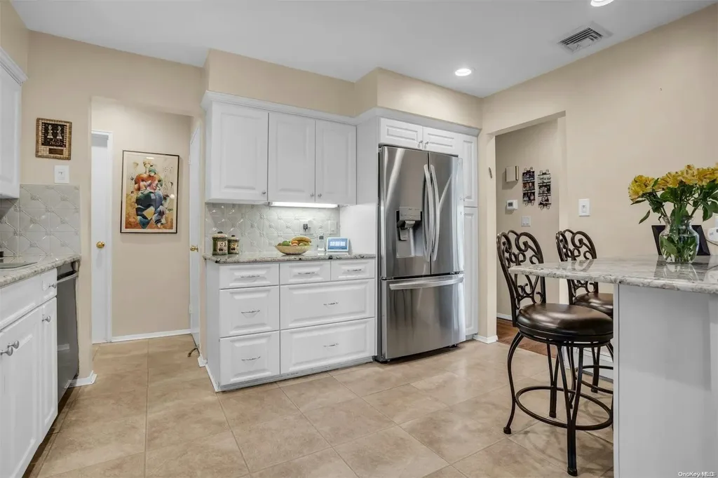 24 W Lane Drive Plainview NY 11803