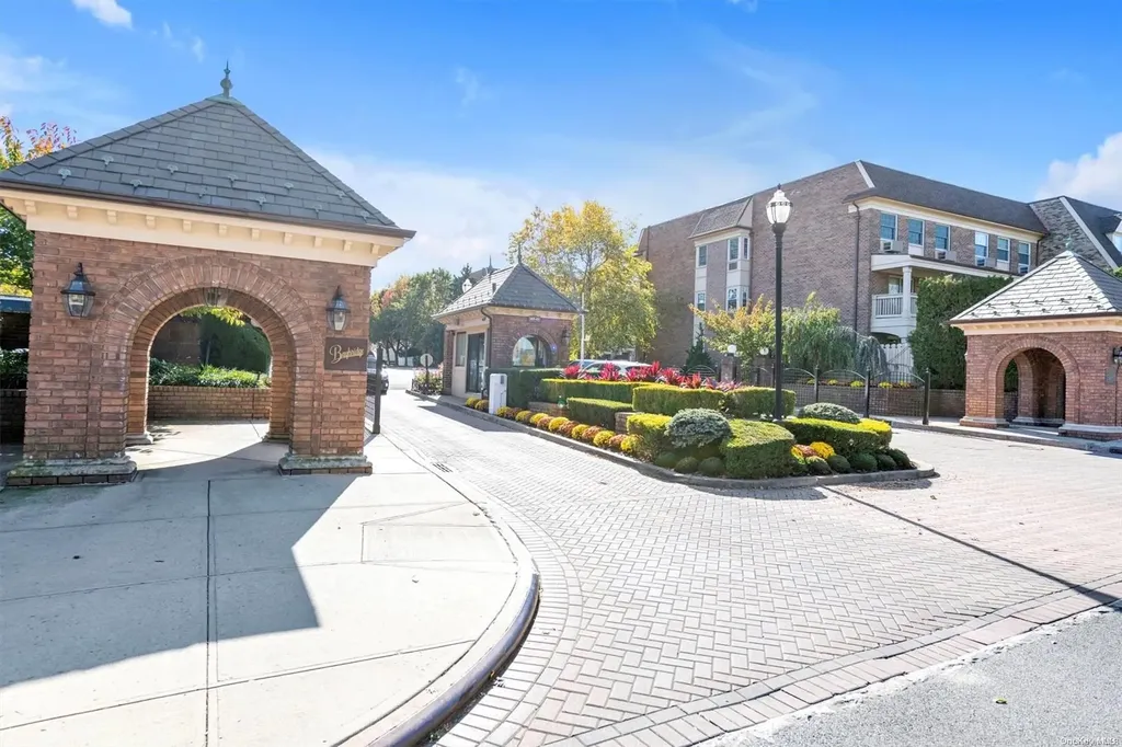 13-25 Estates Lane Bayside NY 11360