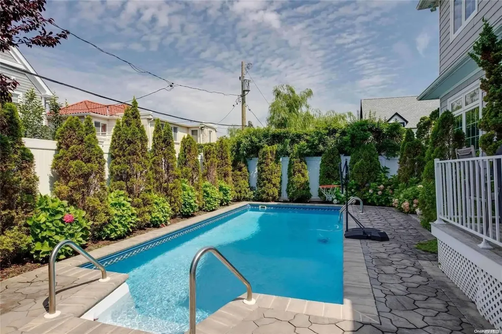 51 Kings Avenue Atlantic Beach NY 11509