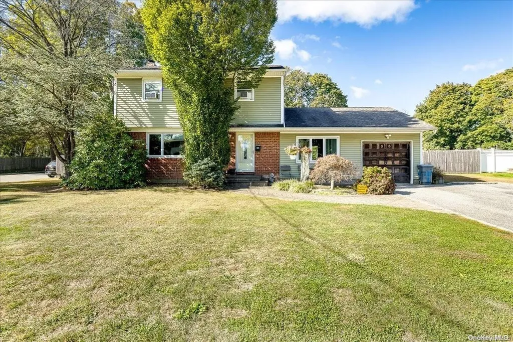 35 Sarina Drive Commack NY 11725