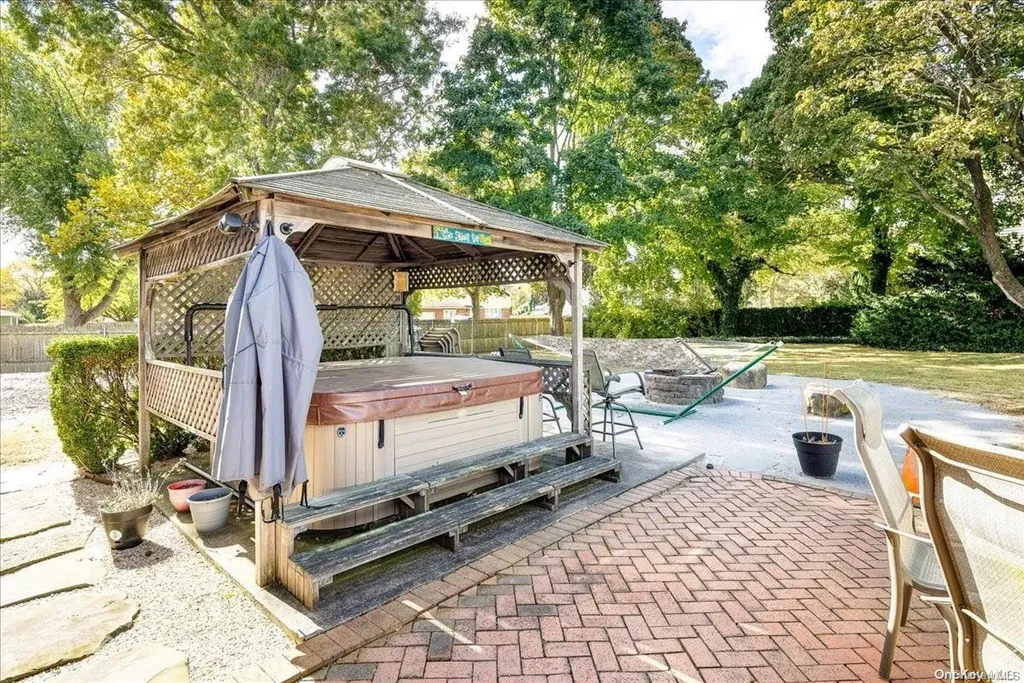35 Sarina Drive Commack NY 11725