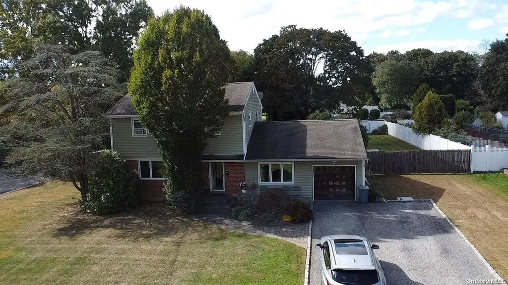 35 Sarina Drive Commack NY 11725