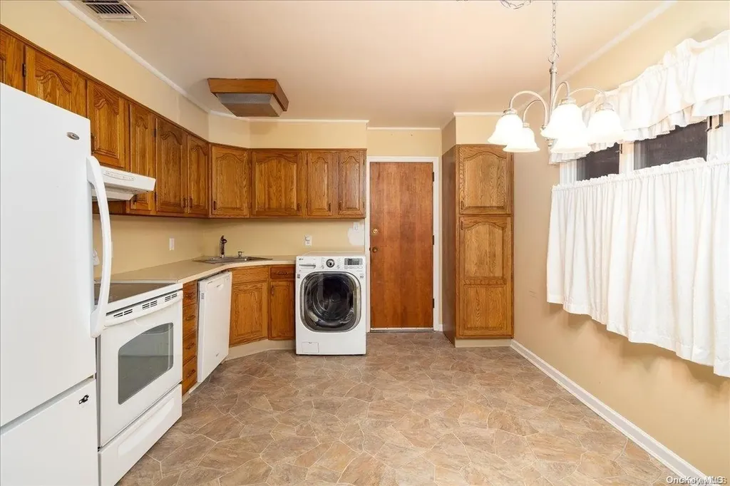 29 Weidner Avenue Oceanside NY 11572