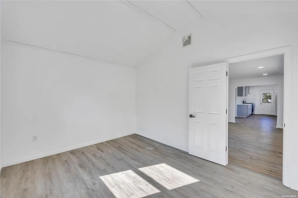 1070 Ocean Avenue Bay Shore NY 11706