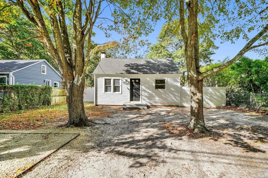 38 Broadway Shirley NY 11967