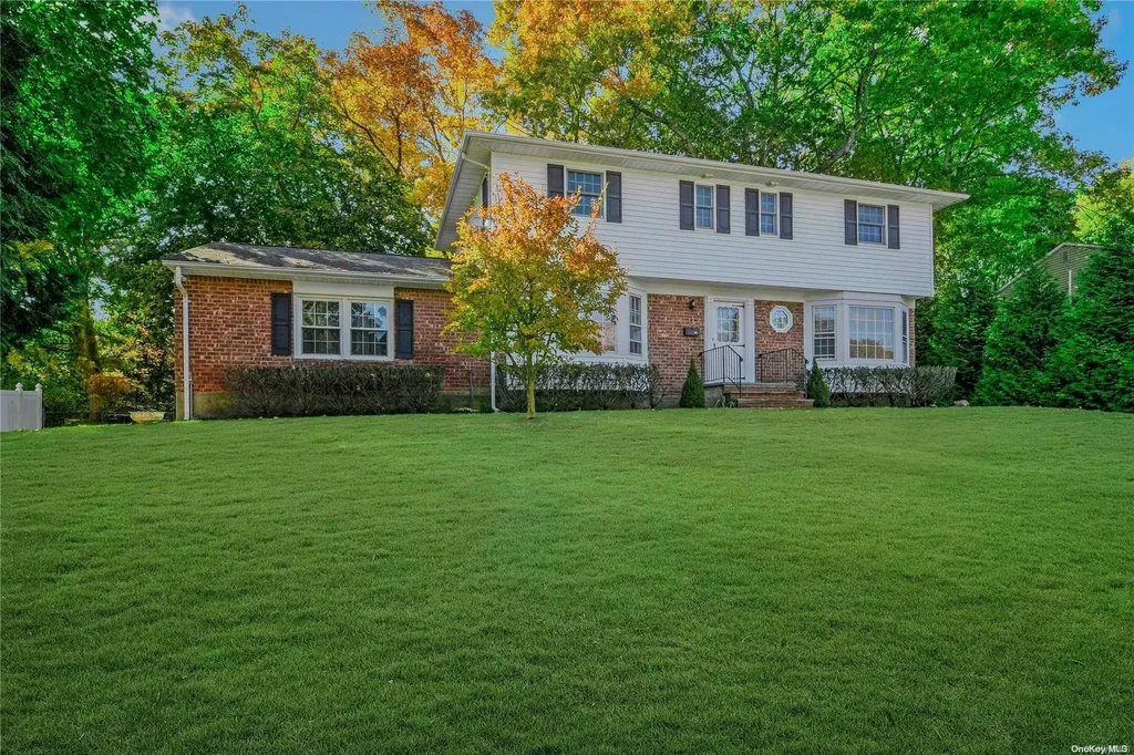 18 Kingfisher Drive Smithtown NY 11787