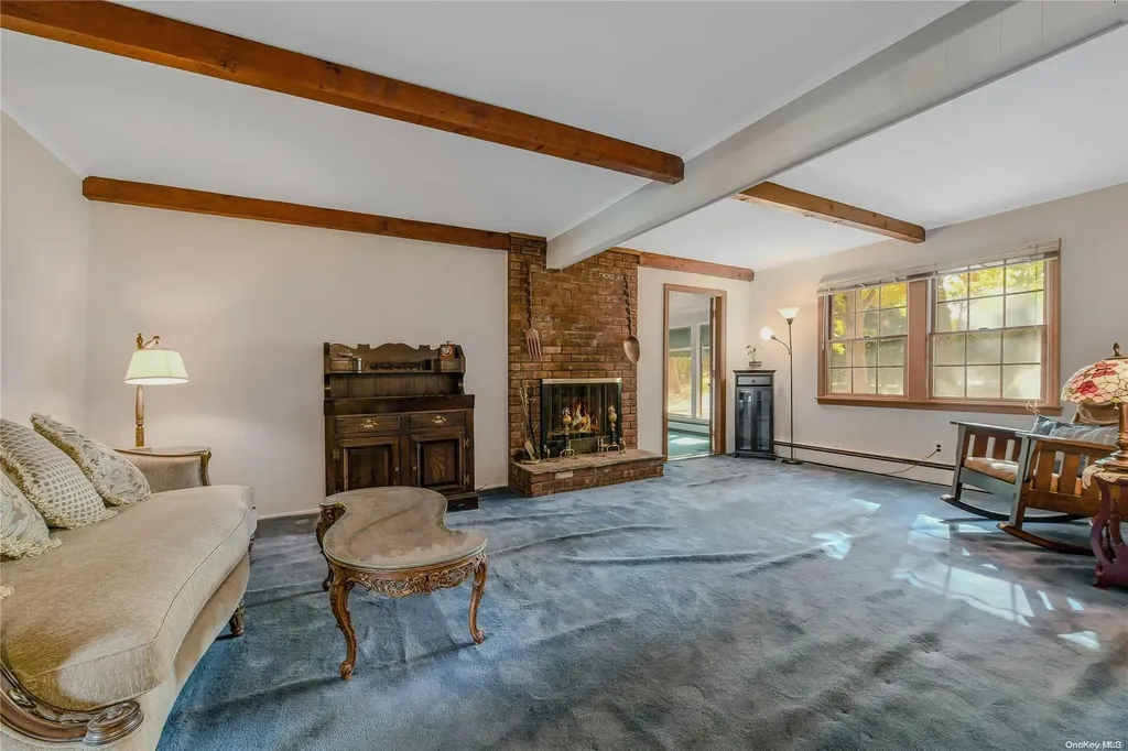 18 Kingfisher Drive Smithtown NY 11787
