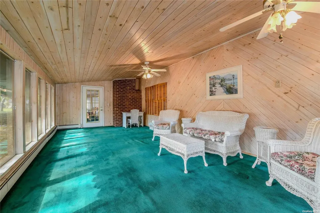 18 Kingfisher Drive Smithtown NY 11787