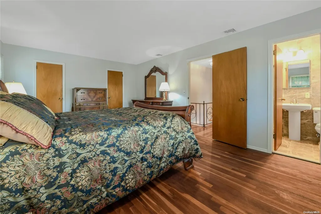 18 Kingfisher Drive Smithtown NY 11787