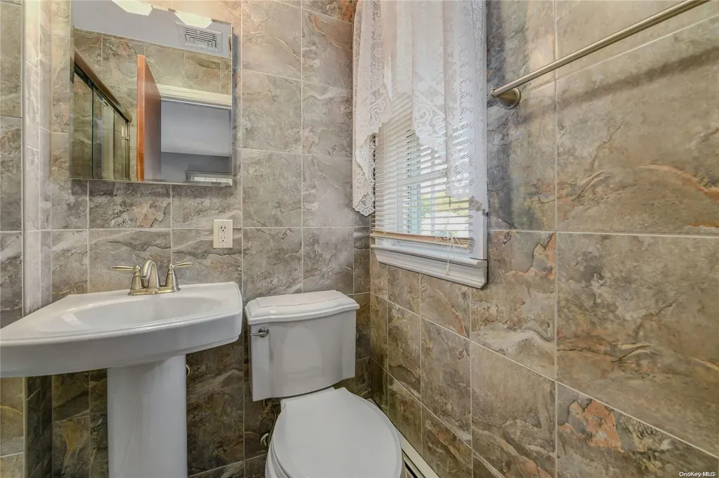 18 Kingfisher Drive Smithtown NY 11787