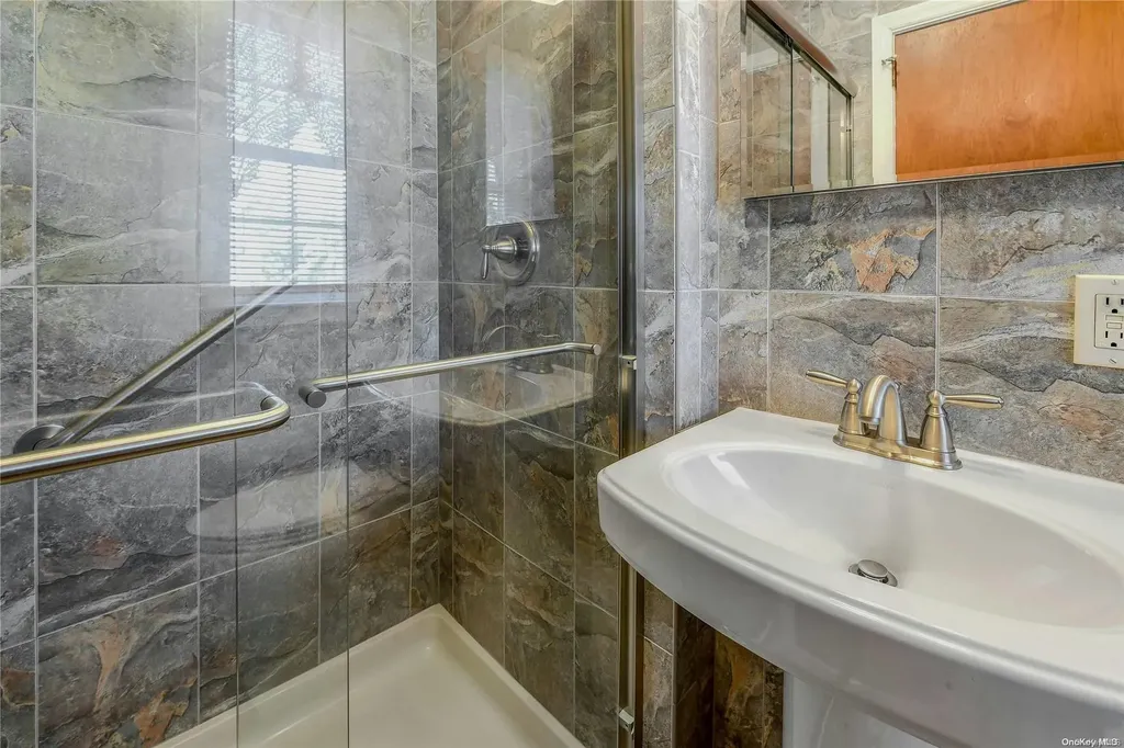 18 Kingfisher Drive Smithtown NY 11787