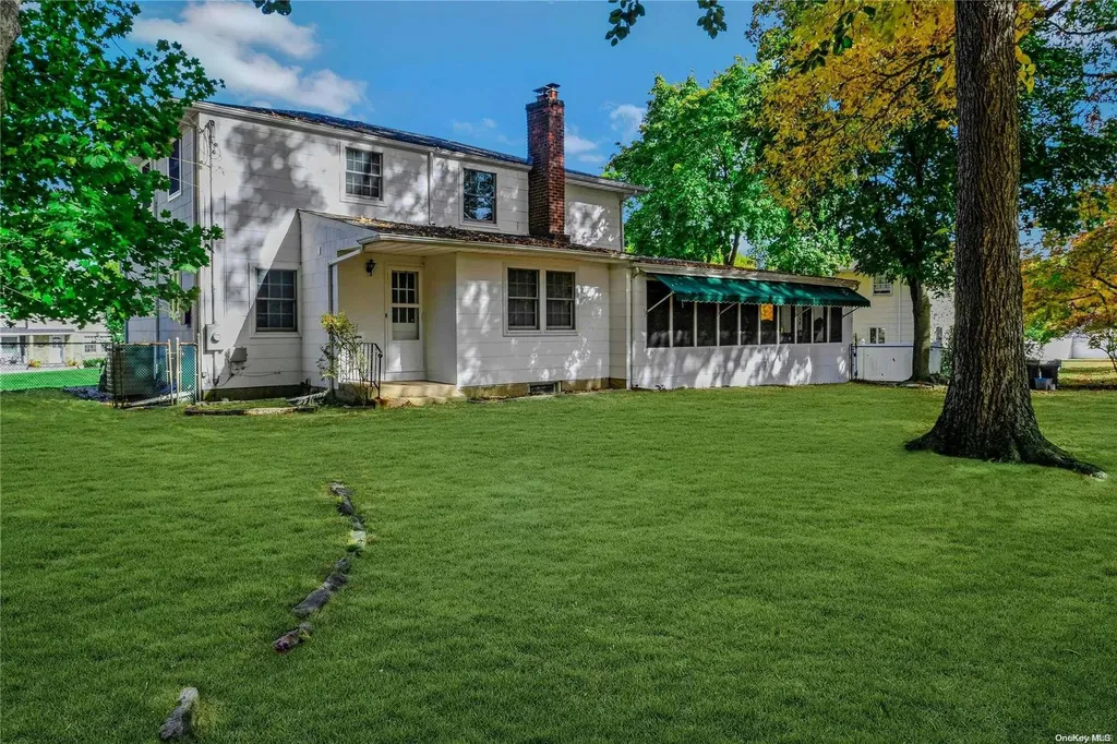 18 Kingfisher Drive Smithtown NY 11787