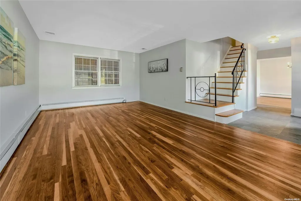 18 Kingfisher Drive Smithtown NY 11787