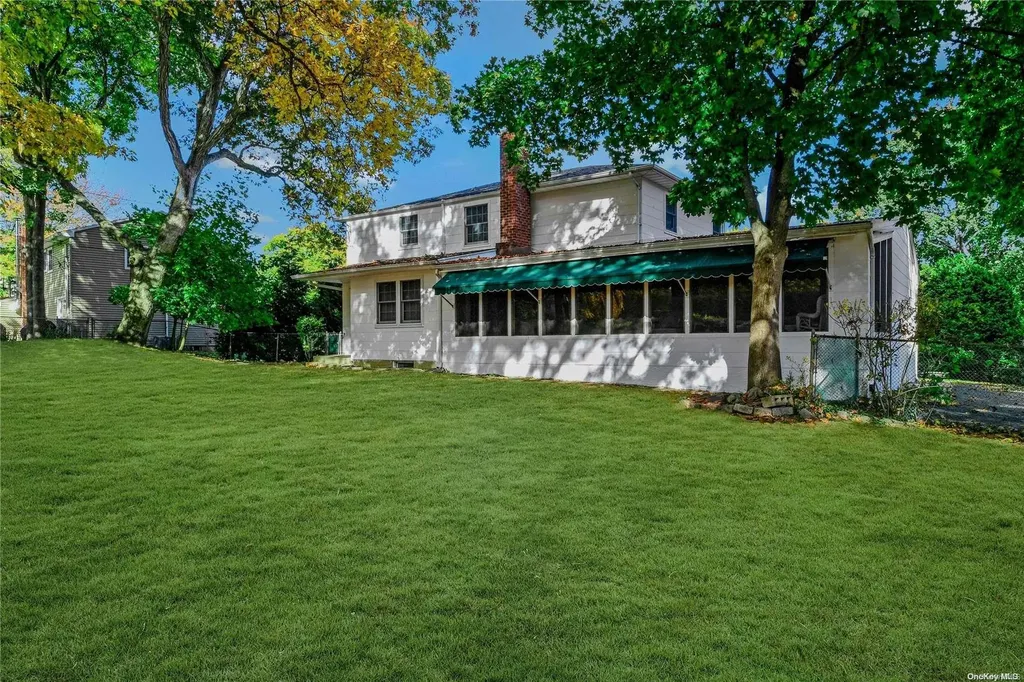 18 Kingfisher Drive Smithtown NY 11787