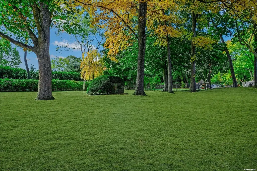 18 Kingfisher Drive Smithtown NY 11787
