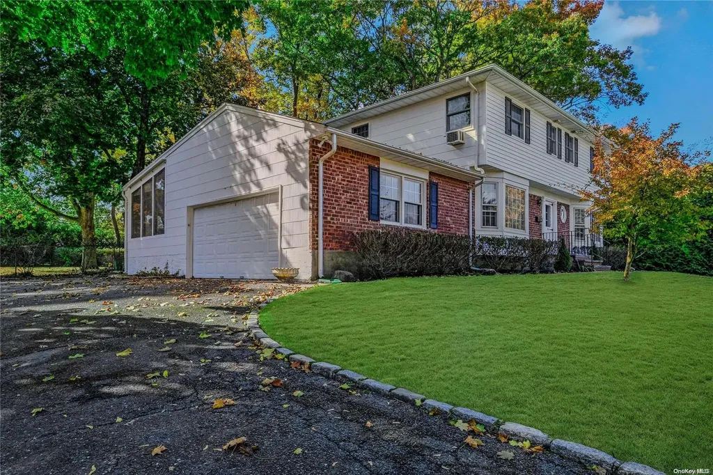 18 Kingfisher Drive Smithtown NY 11787