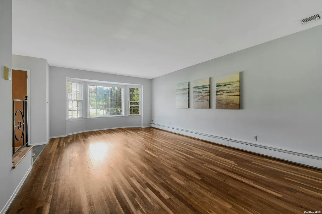 18 Kingfisher Drive Smithtown NY 11787
