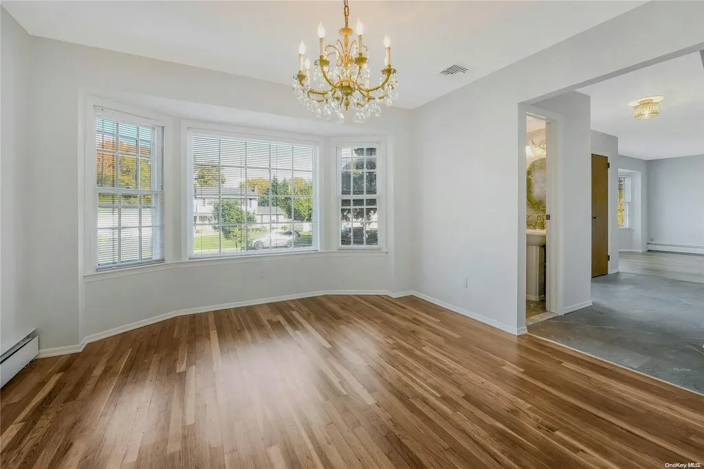 18 Kingfisher Drive Smithtown NY 11787