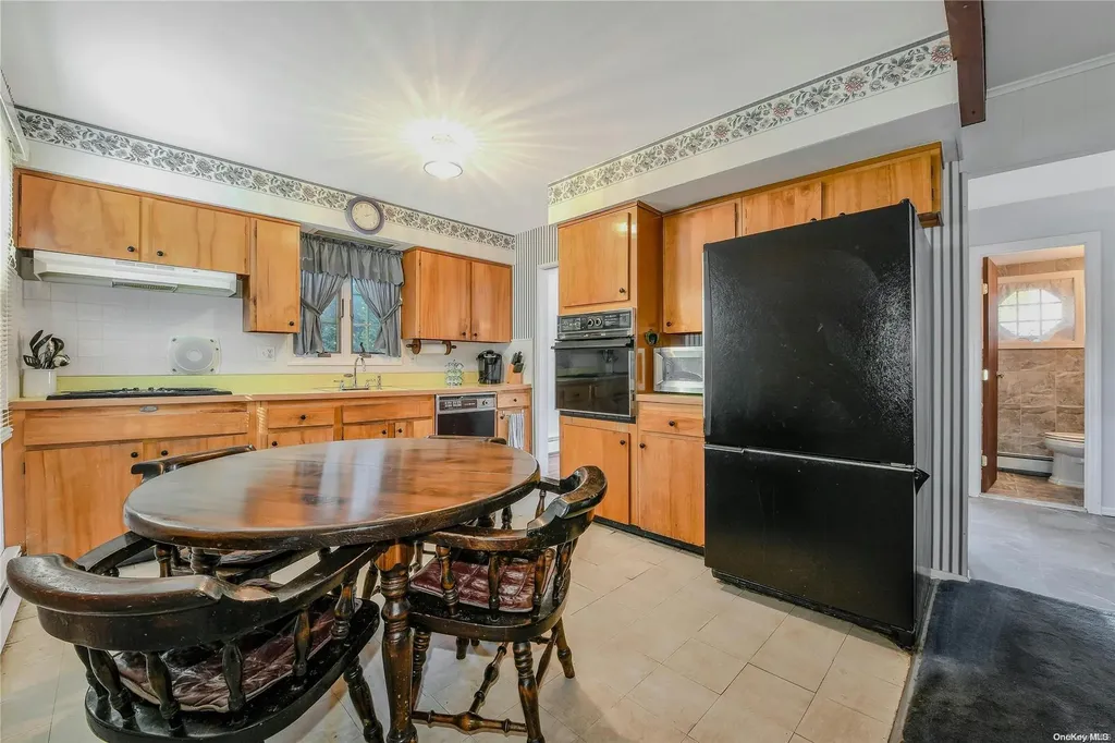 18 Kingfisher Drive Smithtown NY 11787