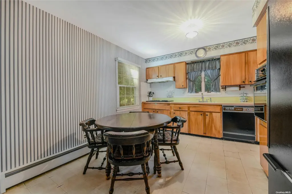 18 Kingfisher Drive Smithtown NY 11787