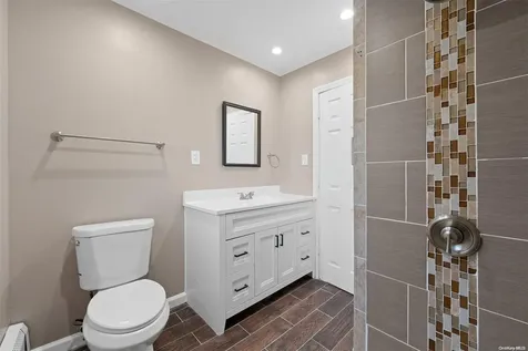 16 Delaware Road West Babylon NY 11704