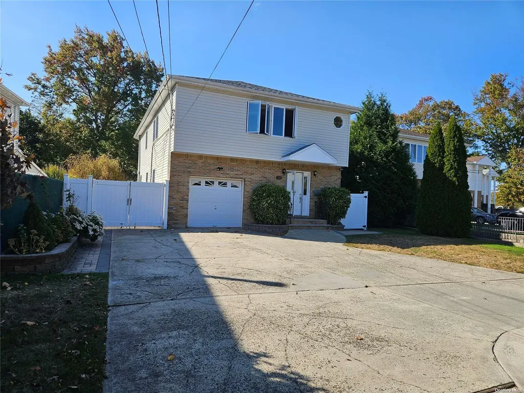 263 Marcus Avenue New Hyde Park NY 11040