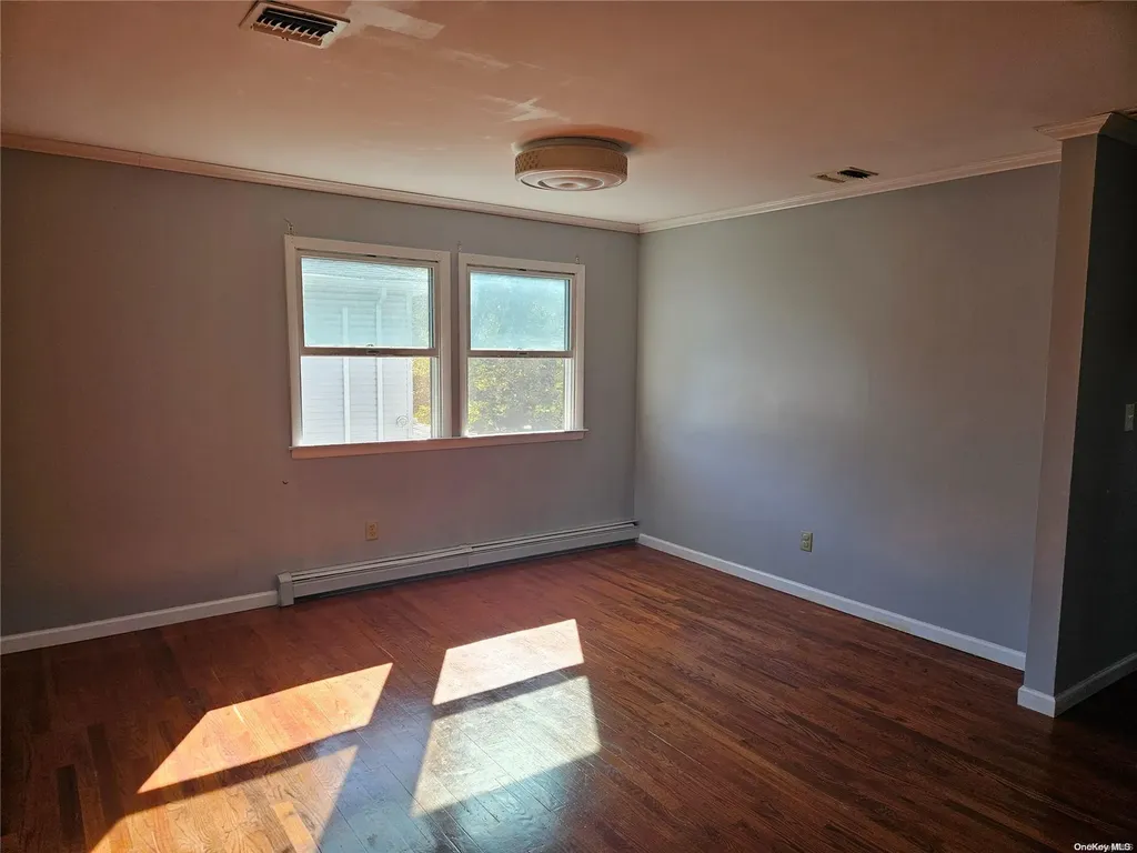 263 Marcus Avenue New Hyde Park NY 11040