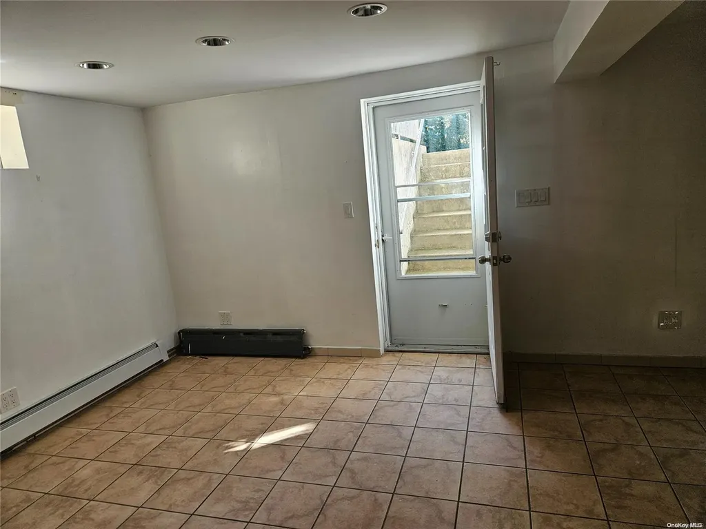 263 Marcus Avenue New Hyde Park NY 11040