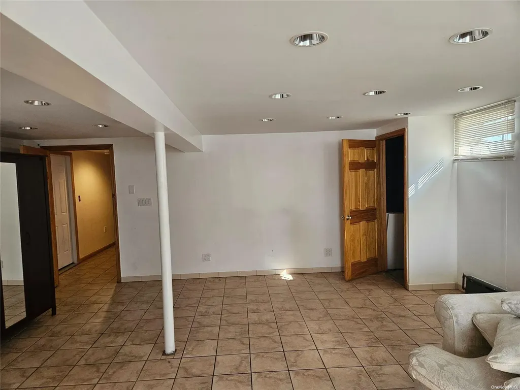 263 Marcus Avenue New Hyde Park NY 11040