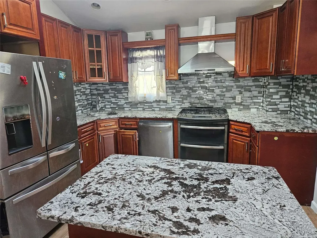263 Marcus Avenue New Hyde Park NY 11040