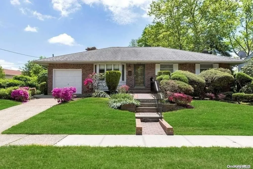 30 Marlene Drive Syosset NY 11791